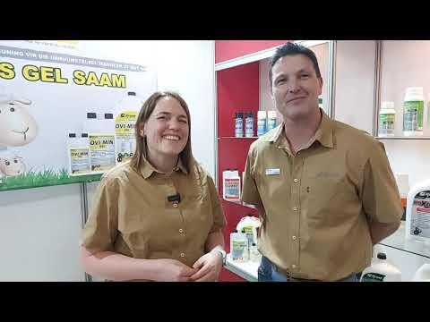 Dr Diddi Claasen en Eben Roos van Afrivet by NAMPO 2024