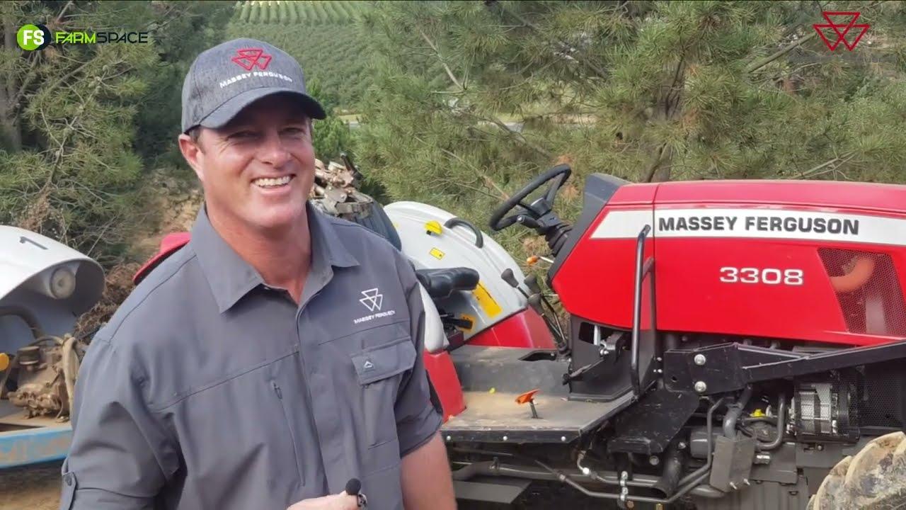Jano gesels met Brendon en Zeelie oor Massey Ferguson se splinter nuwe 3308 trekker.