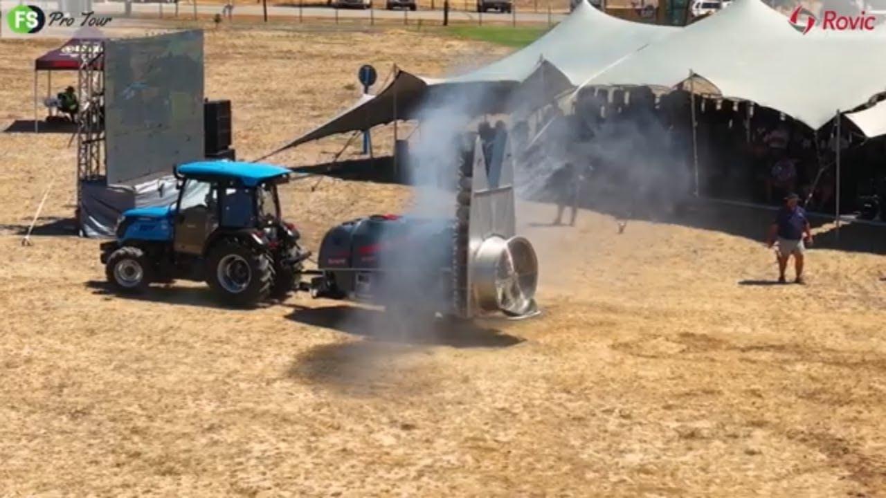 Jan Uys van Weskus Meganisasie, vertel ons oor die Landini Solis 90 Cab by die Pro Tour Paarl 2026.