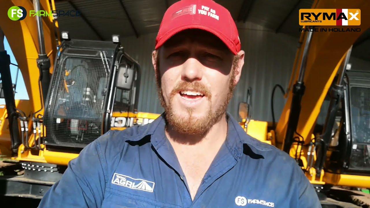 Jano wys jou hoe olie binne 'n slootgrawer werk.