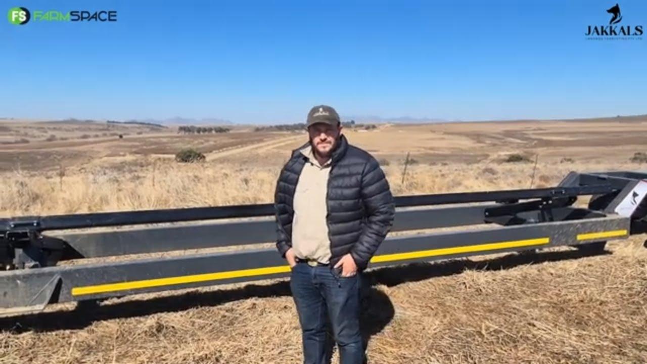 Soek jy 'n ordentlike tafelkar? Jakkals Landbou Toerusting het dié een vir jou.