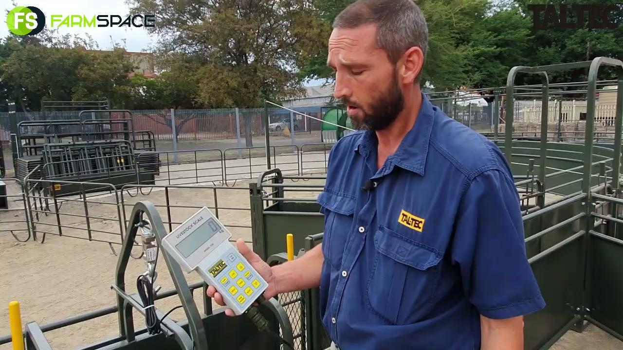 Tommie from Tal-Tec takes us through their sheep pen. (Afrikaans)