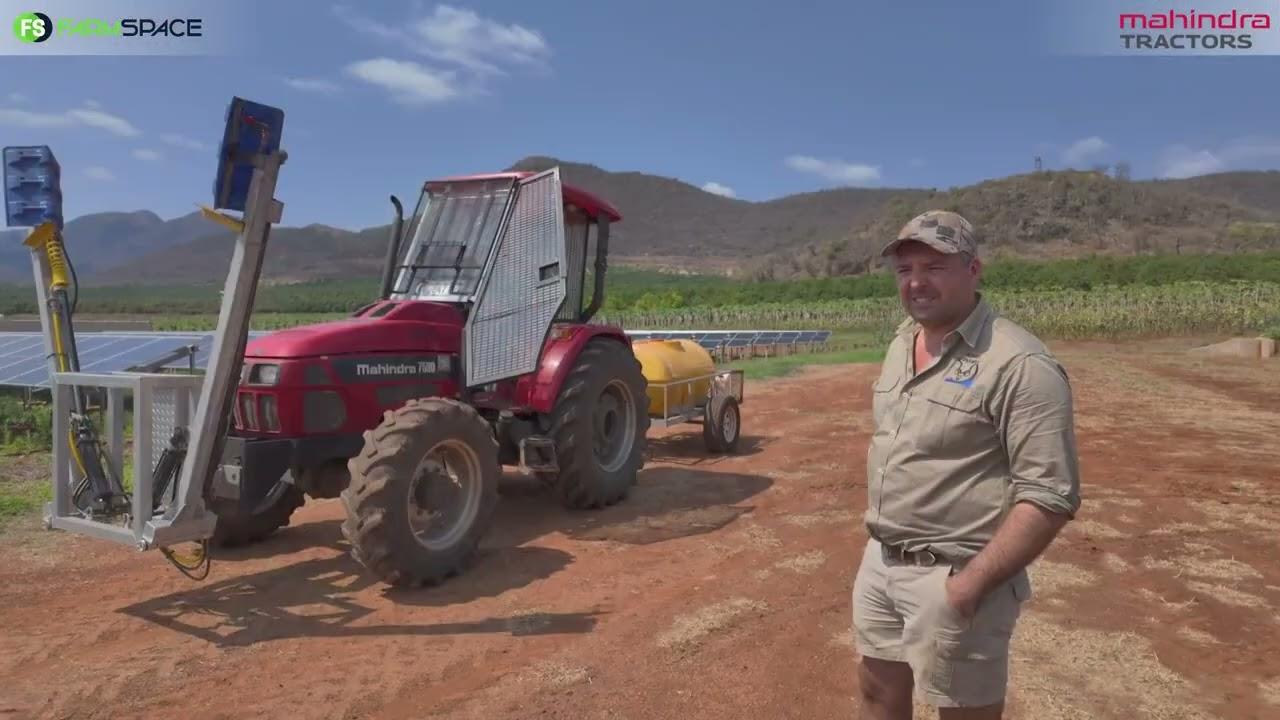 Walter boer net buite Nelspruit en gebruik Mahindra trekkers al vir ongeveer 5 jaar!