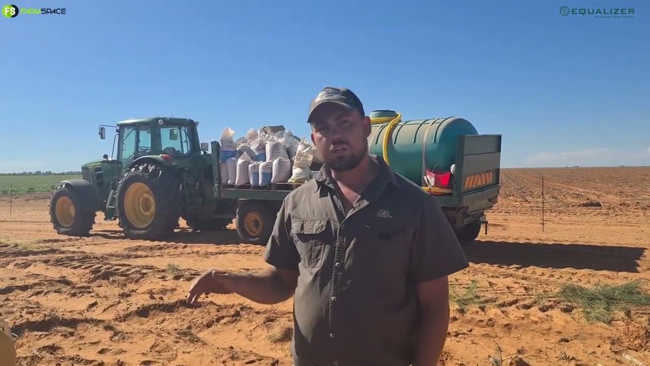 Equalizer planter agter 'n John Deere 9570RX trekker.