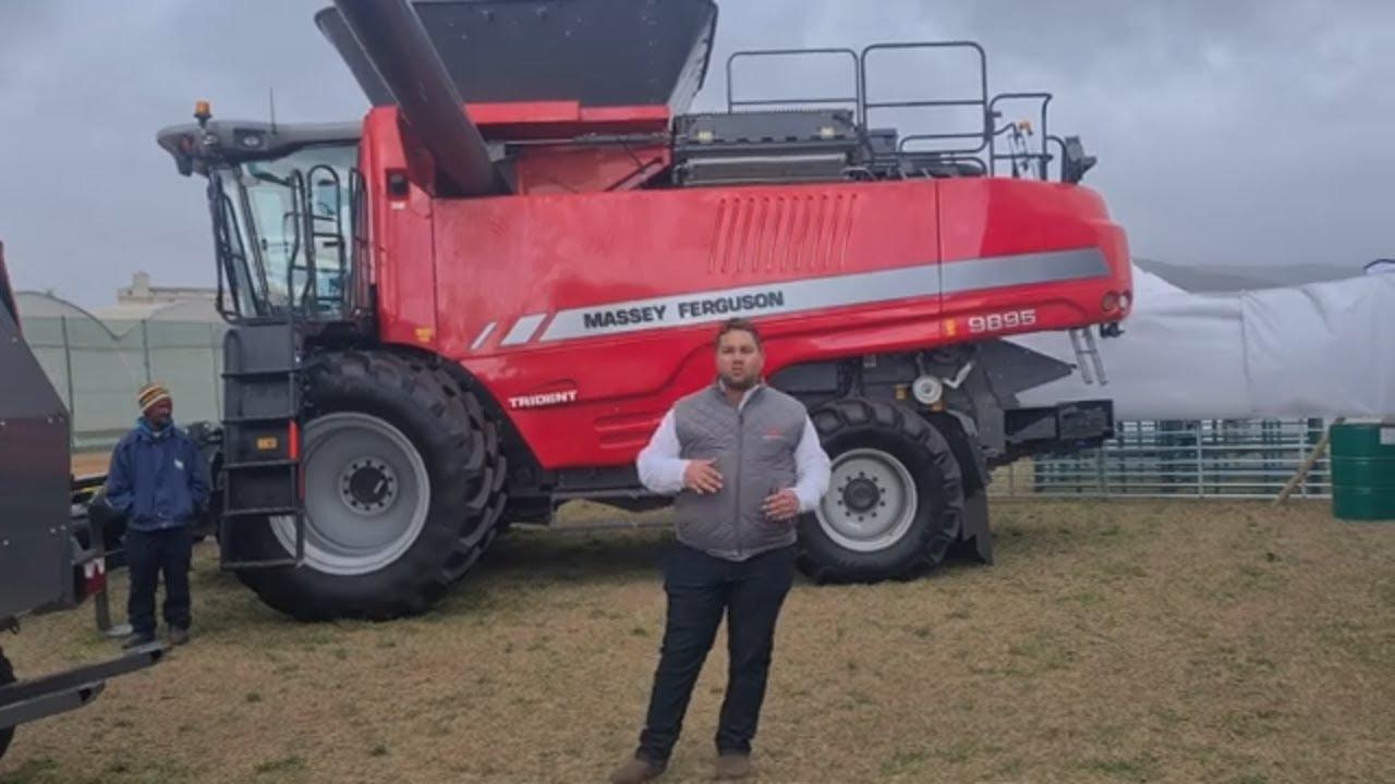 Timo gesels met ons oor hulle 9895 by NAMPO Kaap 2023.
