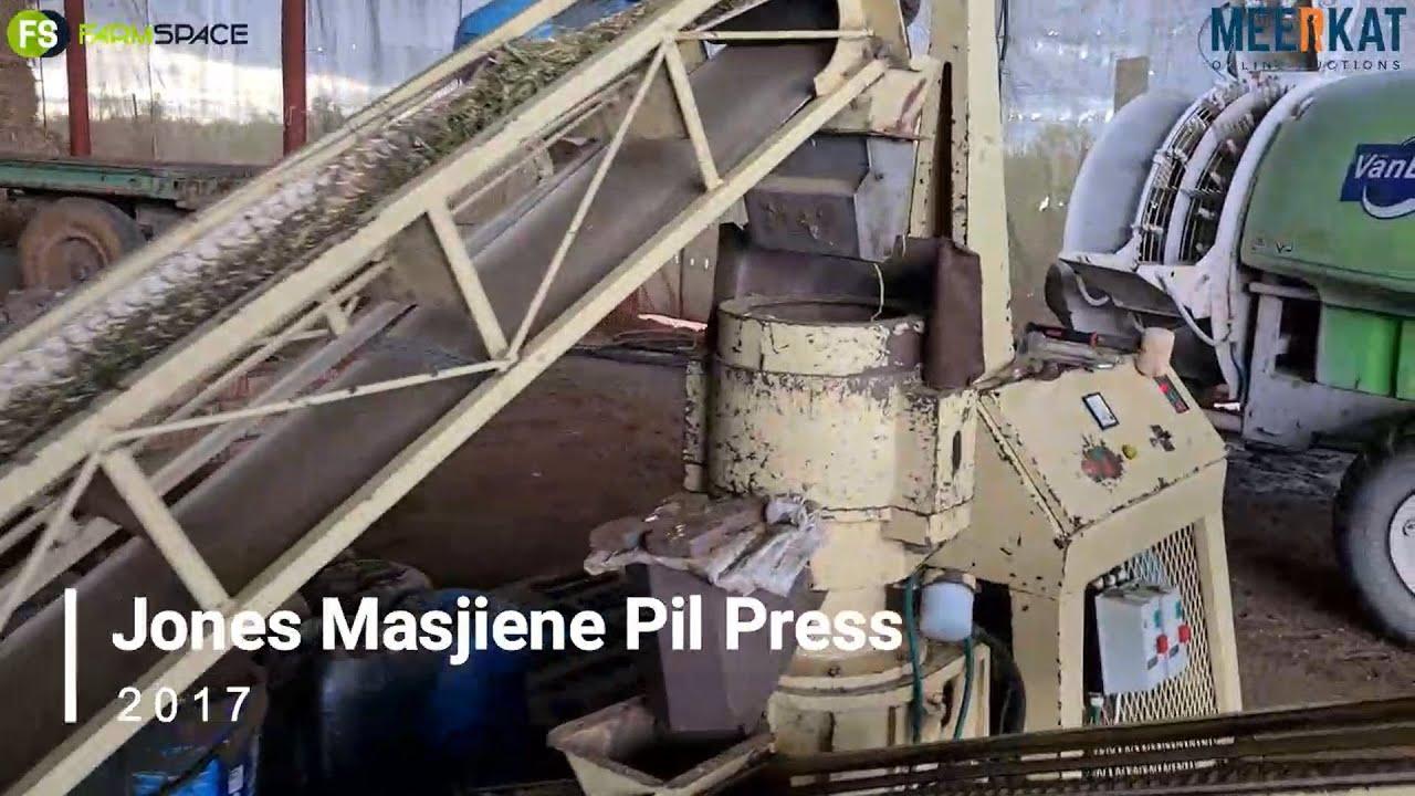 2017 Pil Press en 6m³ Voermenger - Kwaliteit Trekker en Implement Veiling Sonder Grense 21-24 Feb