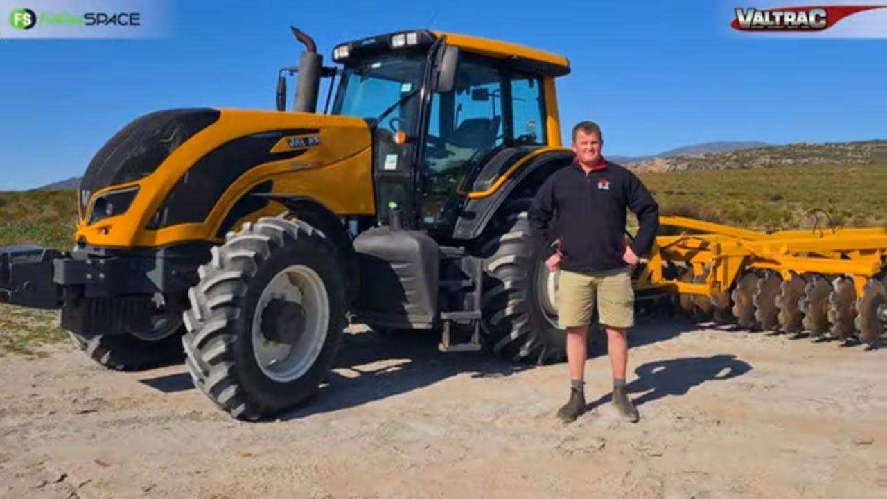 Wat maak die Valtra BH154 so uniek? Charles vertel meer.