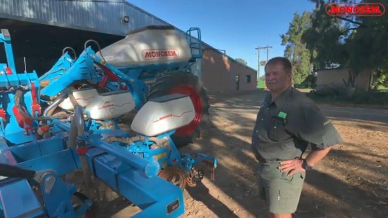 Johan het nou al 2 Monosem Wing-Max planters. Hoekom bly hy by die bloues?