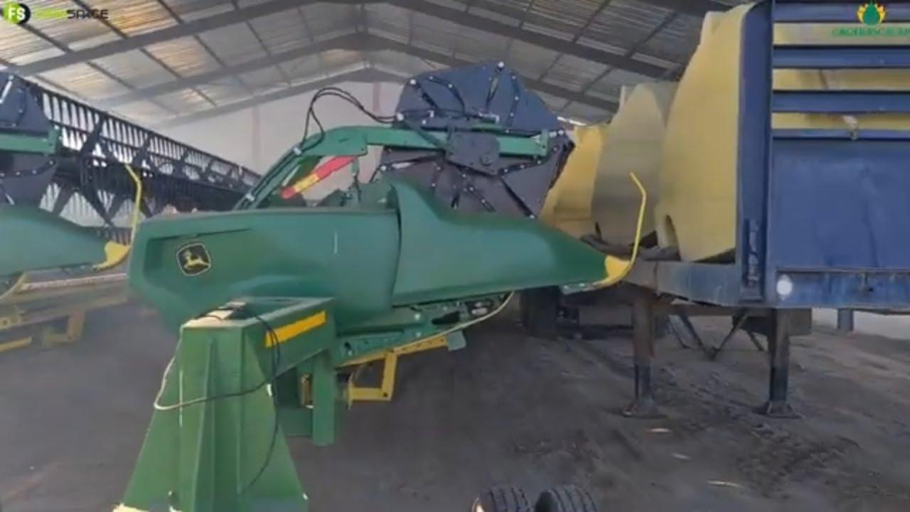 2022 John Deere 45 voet Hydra Flex Draper Tafel (2) op VS Groeiersgroep Veiling 20 Augustus 2022.