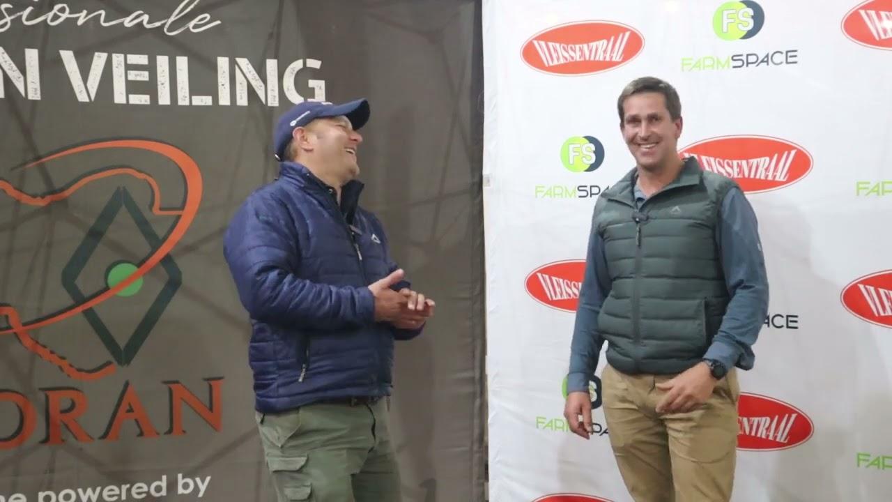 Stompie Olivier van Hotspot Borane gesels oor sy vers wat vir R 450 000 verkoop het.