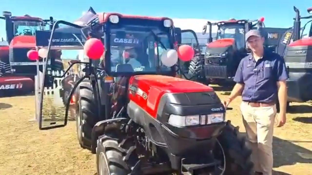 Case IH het 'n wingerd trekker hier by Nampo Kaap 2022