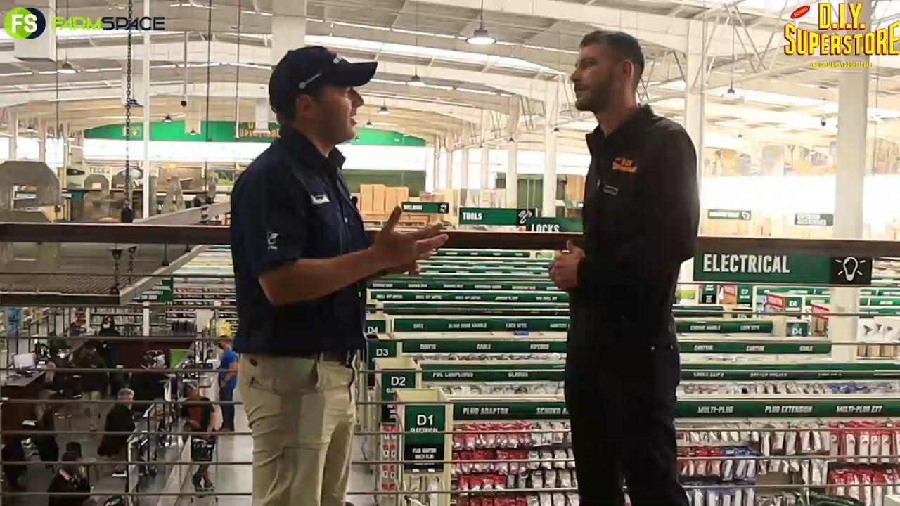 Tinus het gaan inloer by DIY Superstore in Bloemfontein