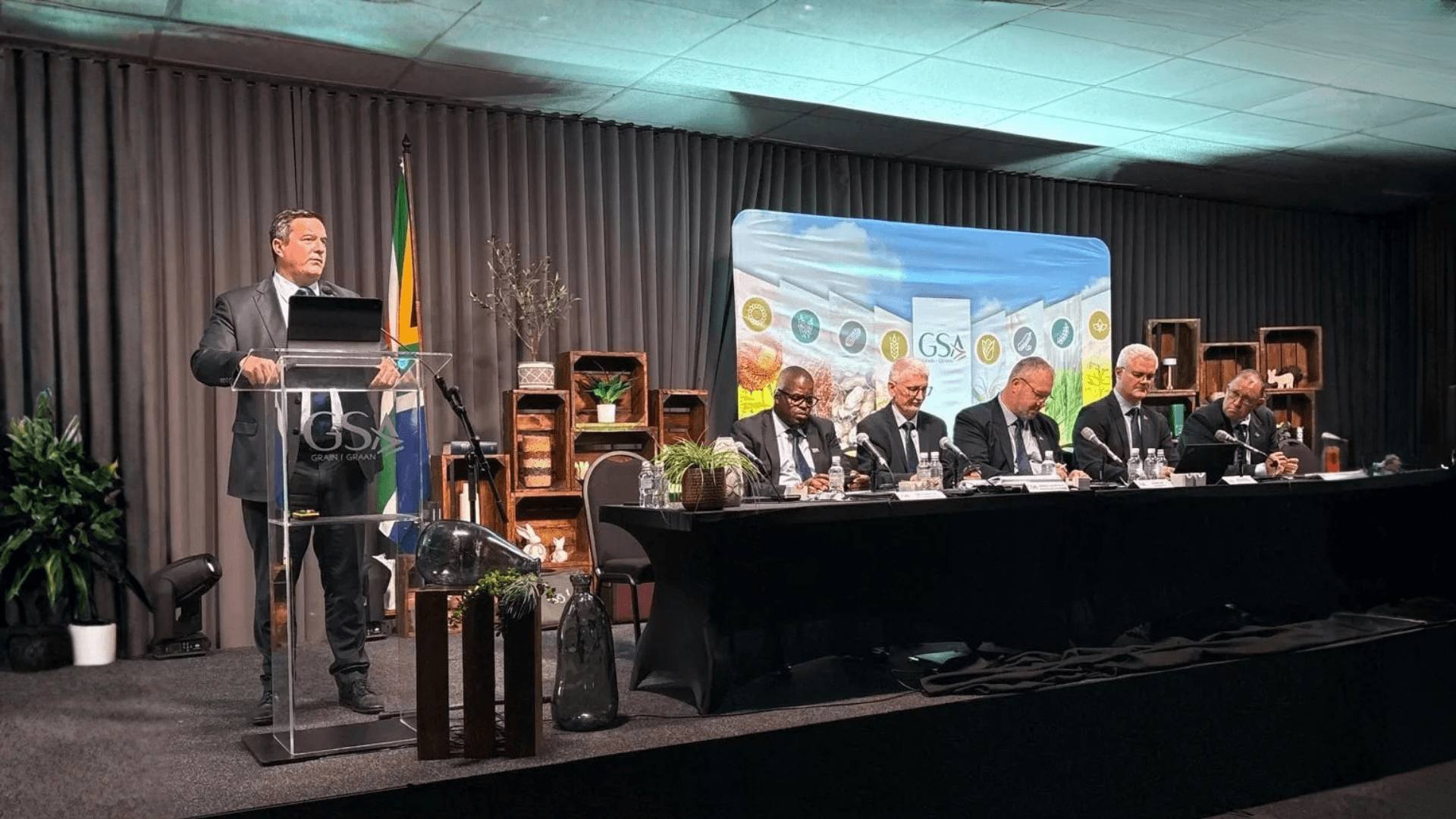 Groot oeste, dun marges: Steenhuisen erken die druk — maar wanneer kom die ingryping?