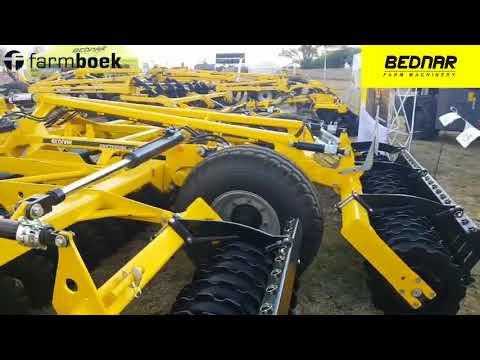Frikkie Hefer van Bednar met hulle SwifterDisc by Nampo 2018.