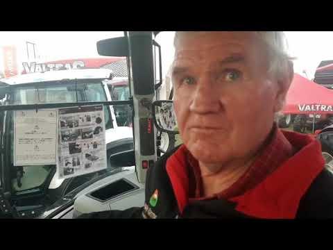 My mond hang oop! Valtra S374 met SmartTouch op Nampo.