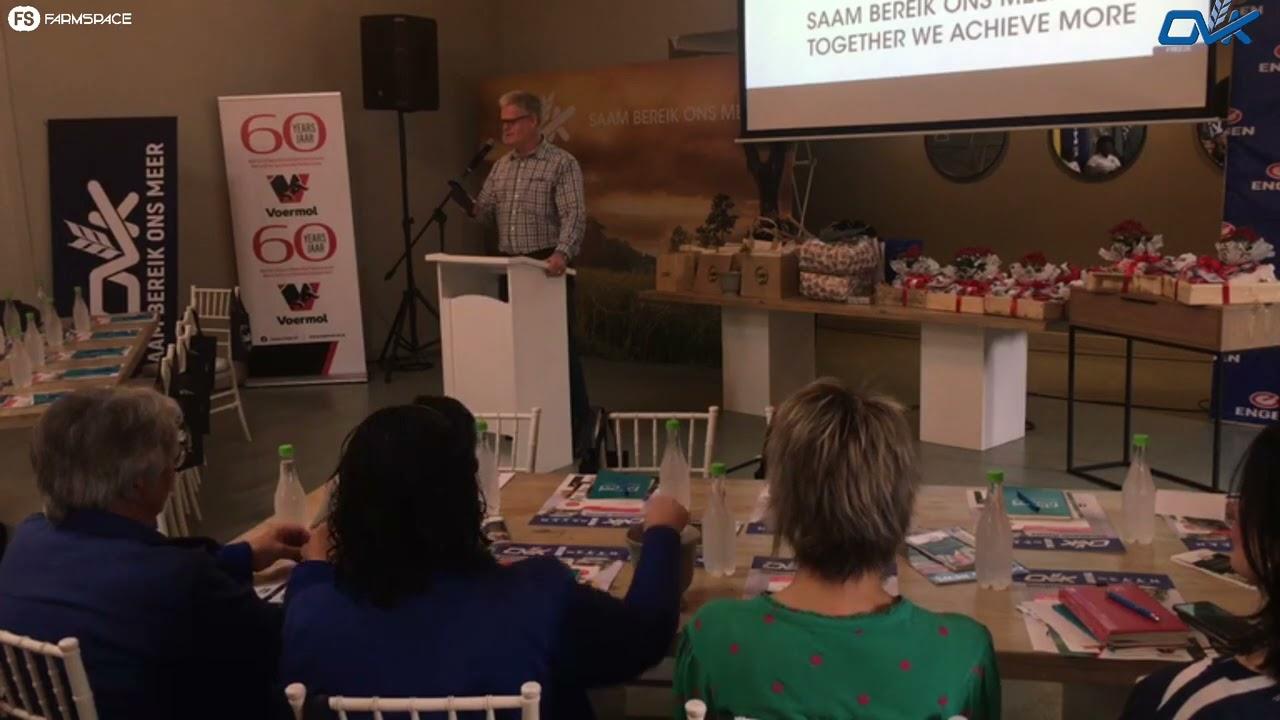 OVK Hoofbestuurder, Dirk du Plessis, verwelkom die dames by die OVK Vroueboeredag.